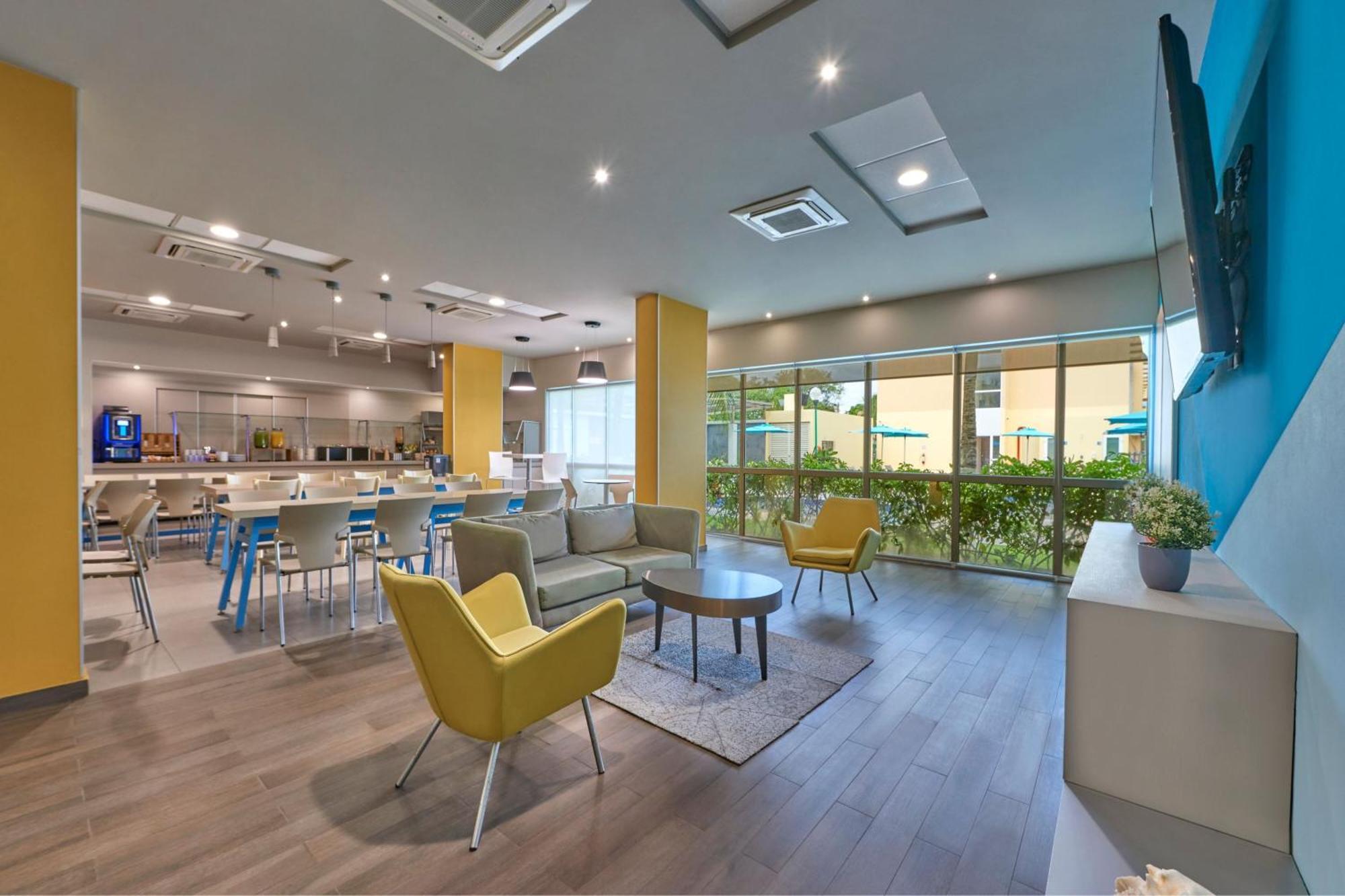 City Express Suites By Marriott プレヤデルカーメン エクステリア 写真
